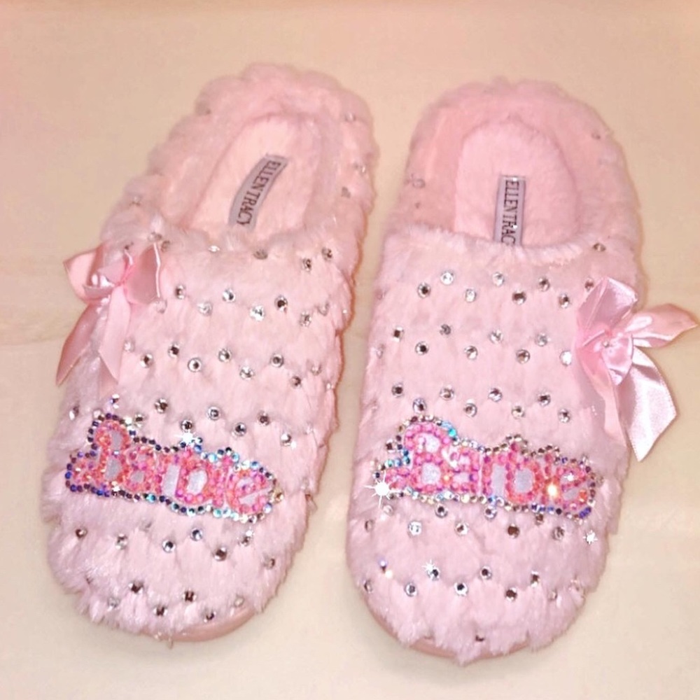 💗BARBIE DOLL LOGO CUSTOM BLING FUZZY PLUSH BEDROOM SLIPPER SLIDE SHOES small